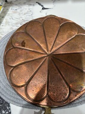 Vintage Copper Heart-Patterned mold pan- Copper Finish